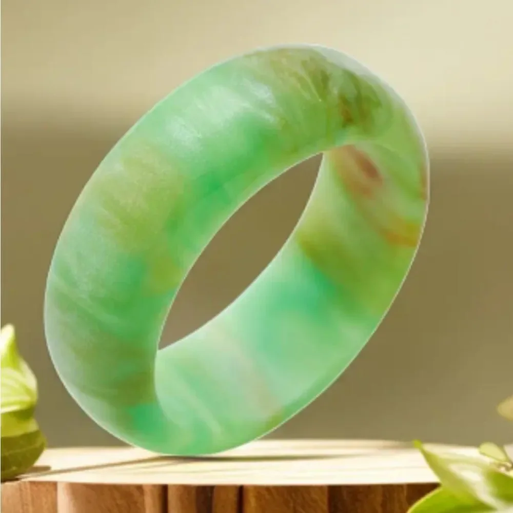 Elegant marble jade resin unisex Ring sz 7